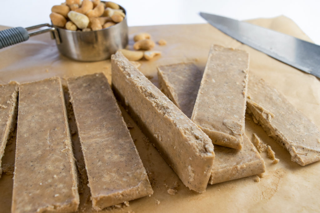 Sweet+salty coconut cashew bars