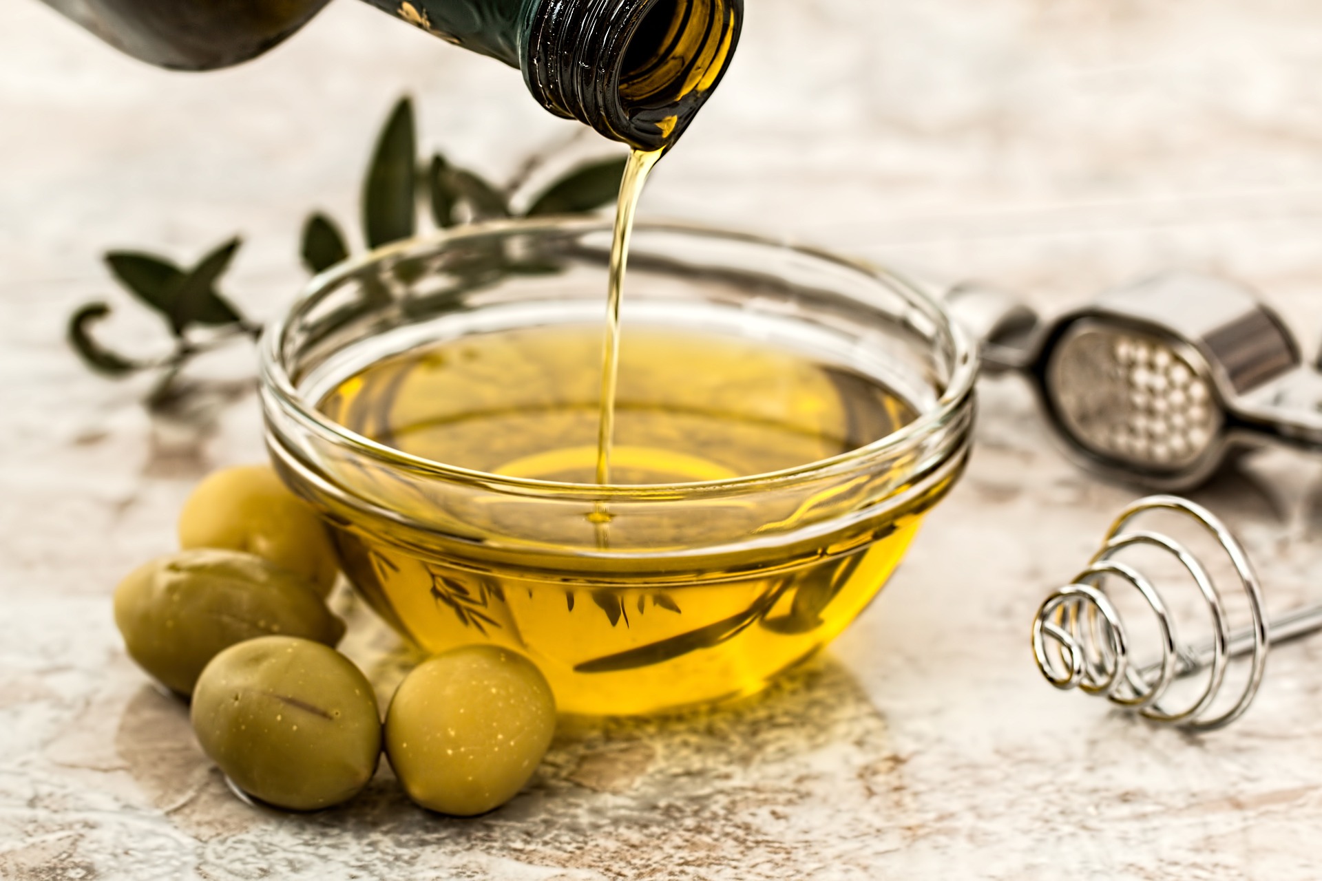 The 6 Most Sustainable Vegetable Oils For Your Kitchen
