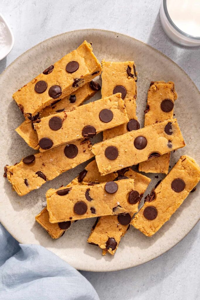 Healthy no-bake peanut butter protein bars ready to eat