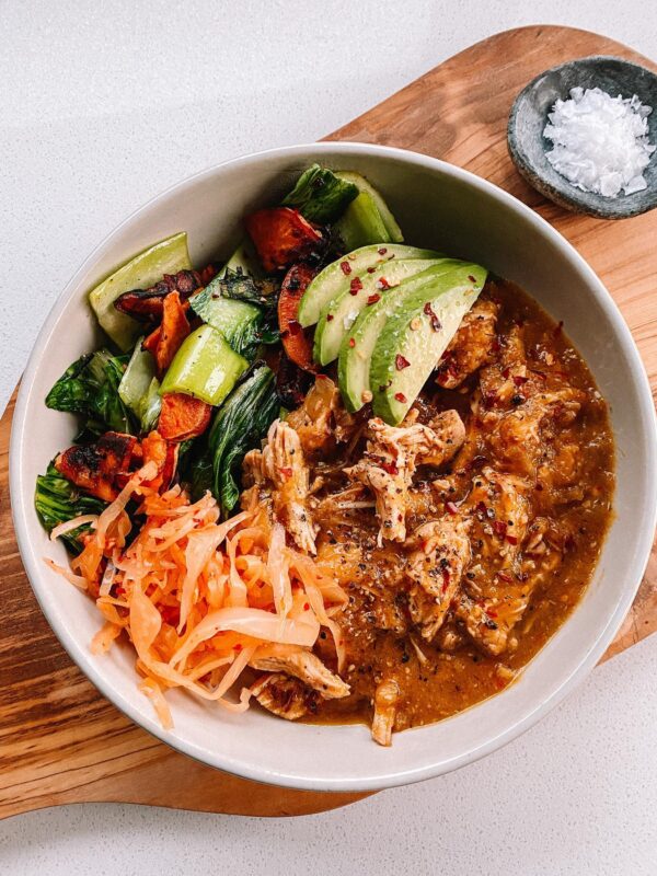 spicy pineapple chicken & veg bowl