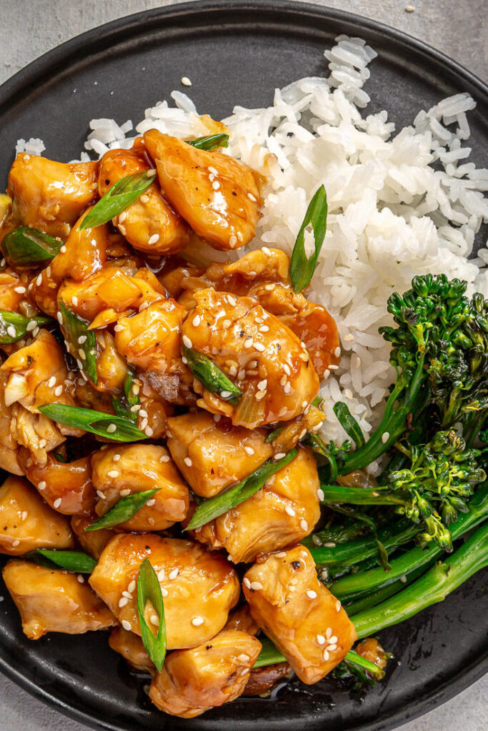 healthy dinner recipe for honey sesame chicken with rice and broccoli