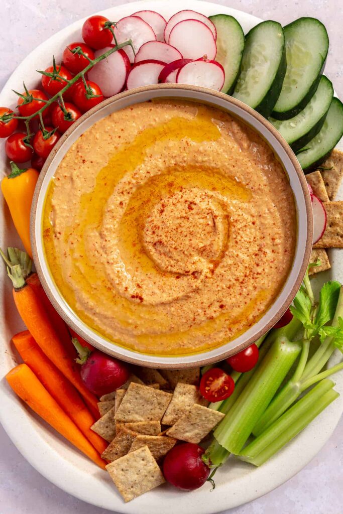 Healthy and easy red pepper hummus