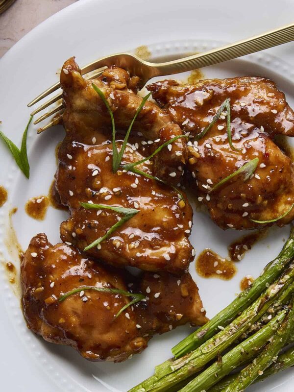 gluten-free, dairy-free, high-protein smokey garlic ginger chicken thighs