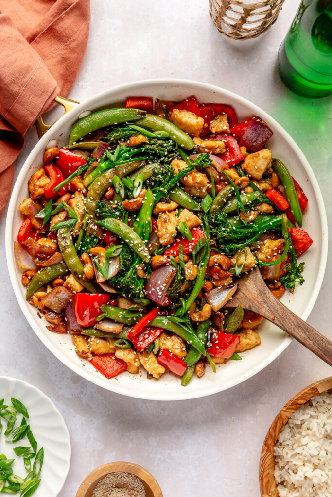 asian cashew chicken skillet with veggies